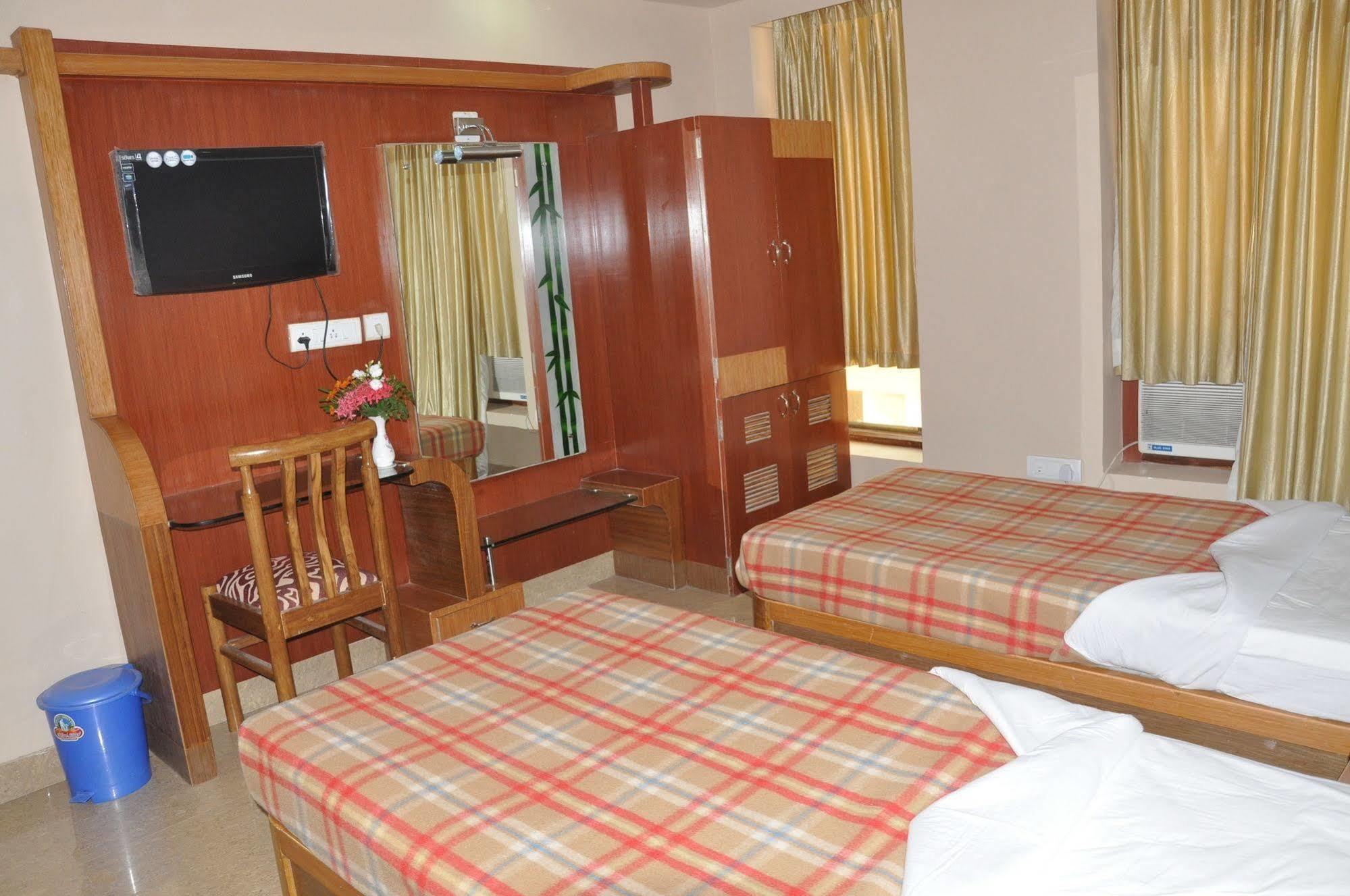 Hotel Naren Palace Puri Eksteriør billede